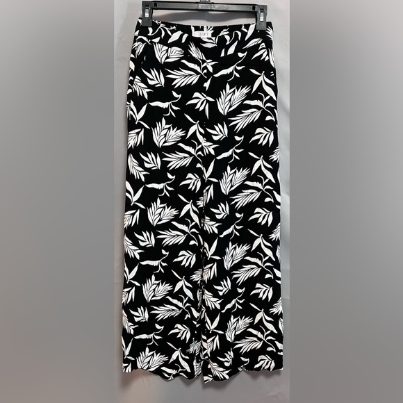 NEW LOFT Tropical‎ Palm Floral Wide Leg Pull On Crop Pants Black White Sz XXS - Picture 1 of 14